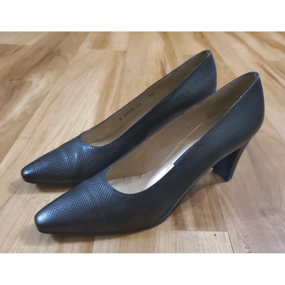 Vintage Stuart Weitzman Pumps Black Textured Checker Leather Corporate Size 7.5